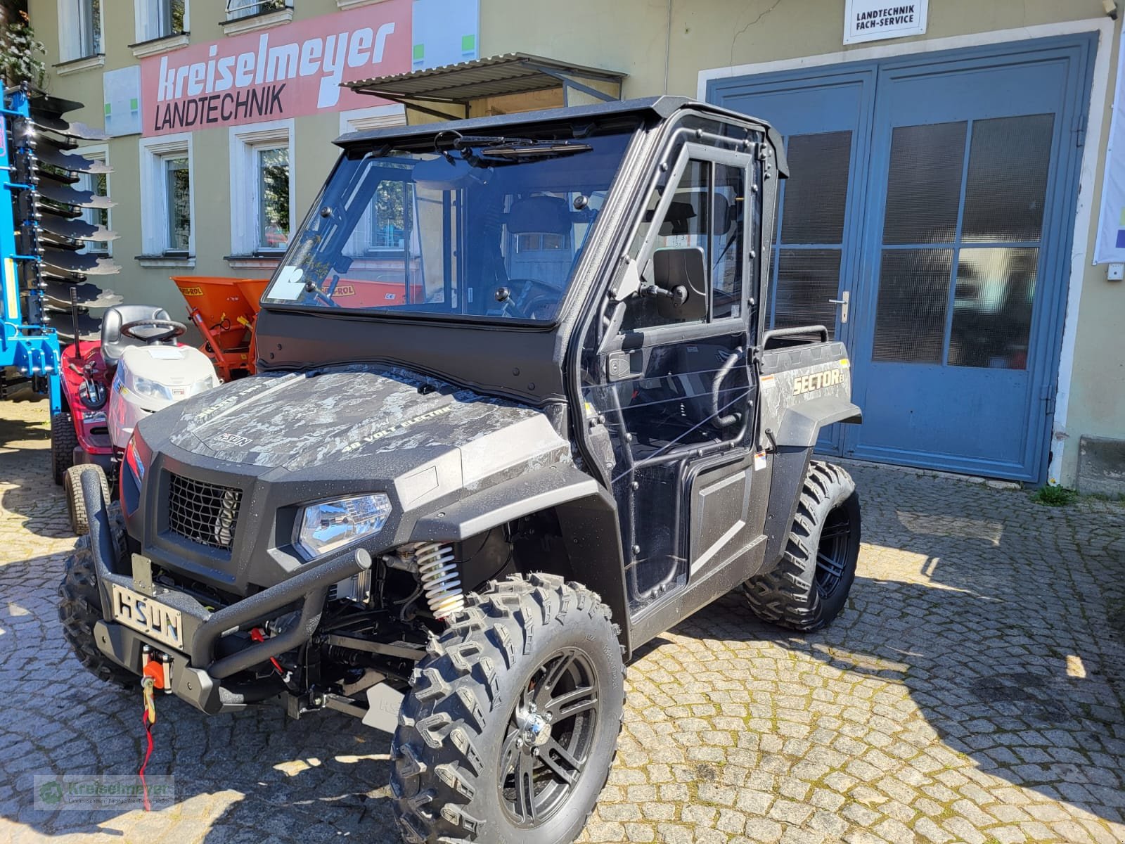 ATV & Quad Türe ait Hisun Sector E1 Elektro mit Kabine und Heizung + Straßenzulassung StVZO NEU, Neumaschine içinde Feuchtwangen (resim 1)