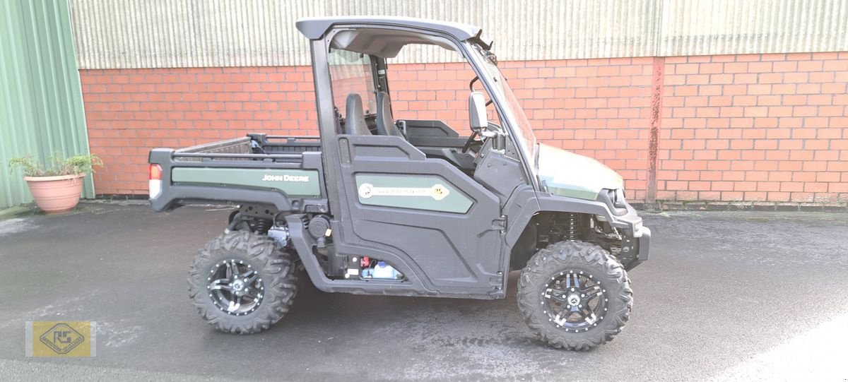 ATV & Quad of the type John Deere Gator XUV 835 M Halbkabine, Vorführmaschine in Beelen (Picture 1)