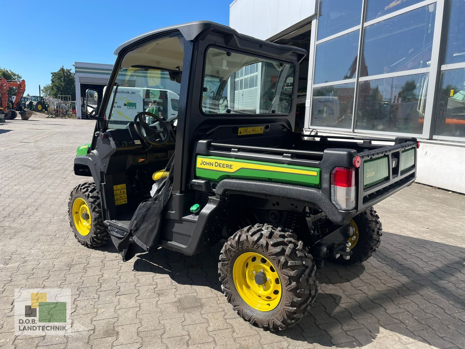 ATV & Quad des Typs John Deere Gator XUV 865M, Neumaschine in Regensburg (Bild 8)