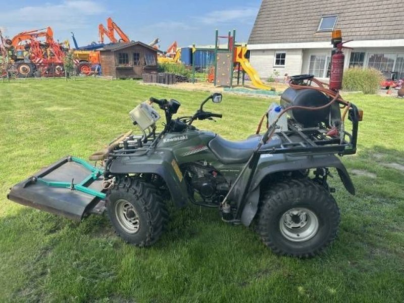 ATV & Quad типа Kawasaki KLF 300B, Gebrauchtmaschine в Roosendaal (Фотография 1)