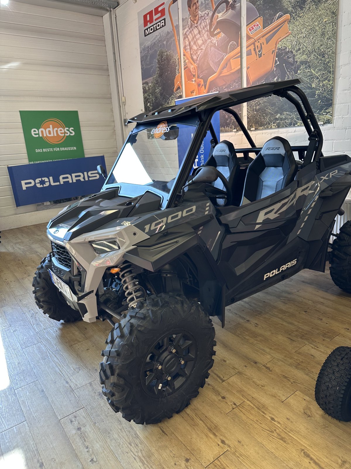 ATV & Quad del tipo Polaris RZR XP 1000 EPS ZUG/LOF, Gebrauchtmaschine en Esslingen (Sirnau) (Imagen 3)