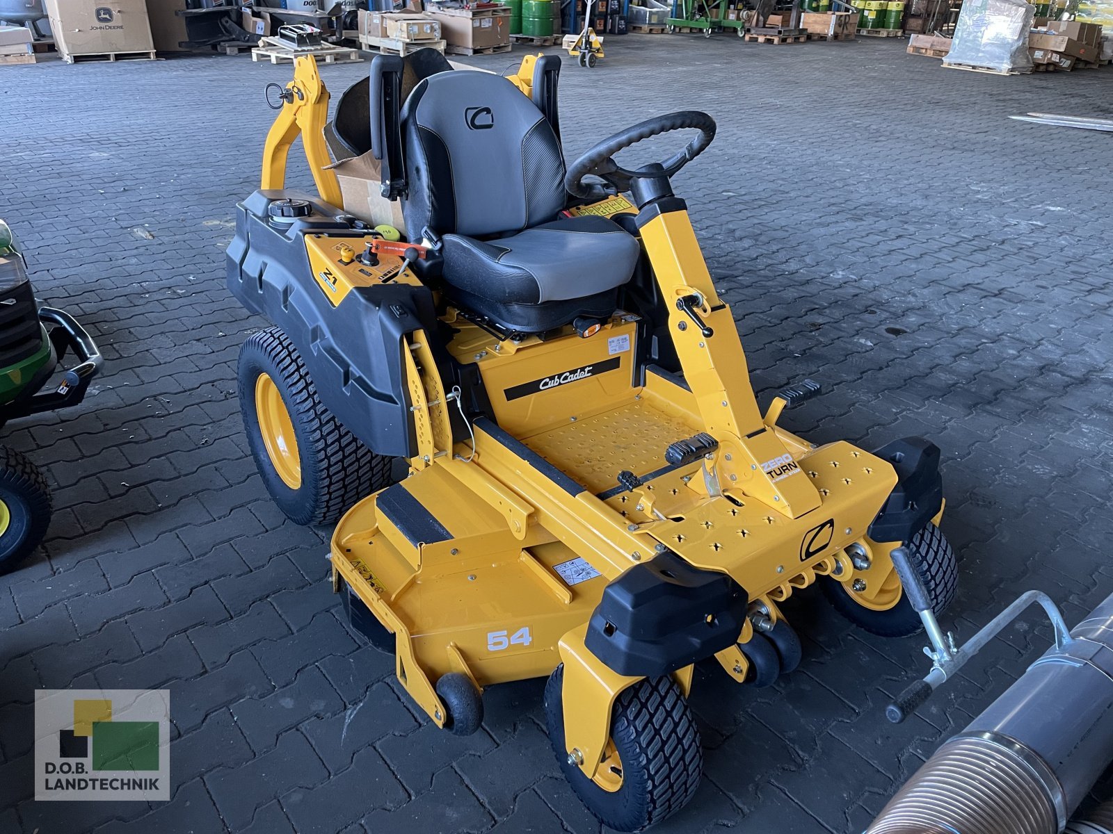 Aufsitzmäher del tipo Cub Cadet Z1 137, Gebrauchtmaschine en Regensburg (Imagen 1)