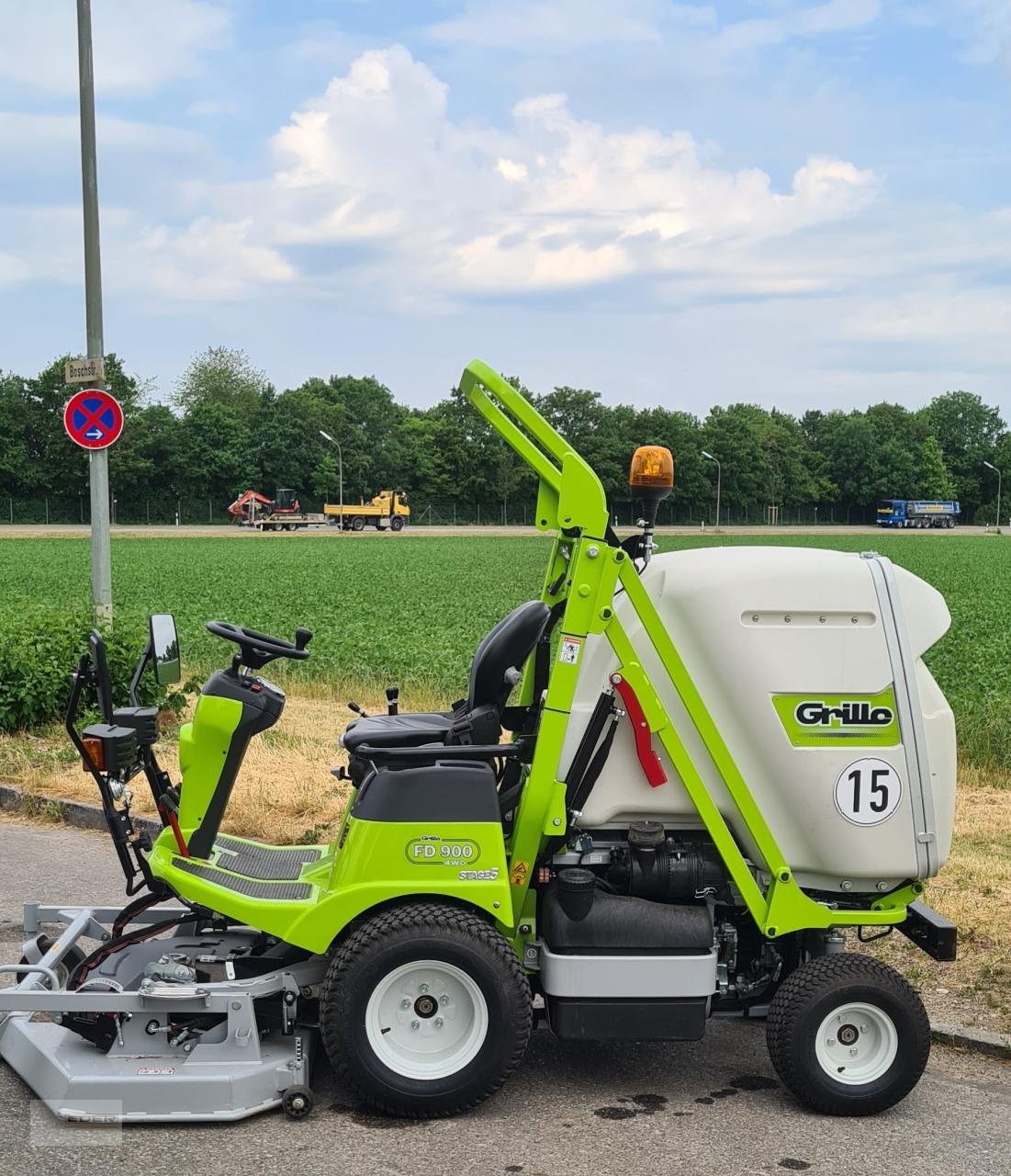 Aufsitzmäher des Typs Grillo FD 900, Neumaschine in Kirchheim b. München (Bild 5)