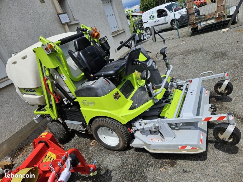 Aufsitzmäher van het type Grillo Tondeuse frontal GRILLO FD 1309 d'occasion, Gebrauchtmaschine in SAINT VICTURNIEN (Foto 2)