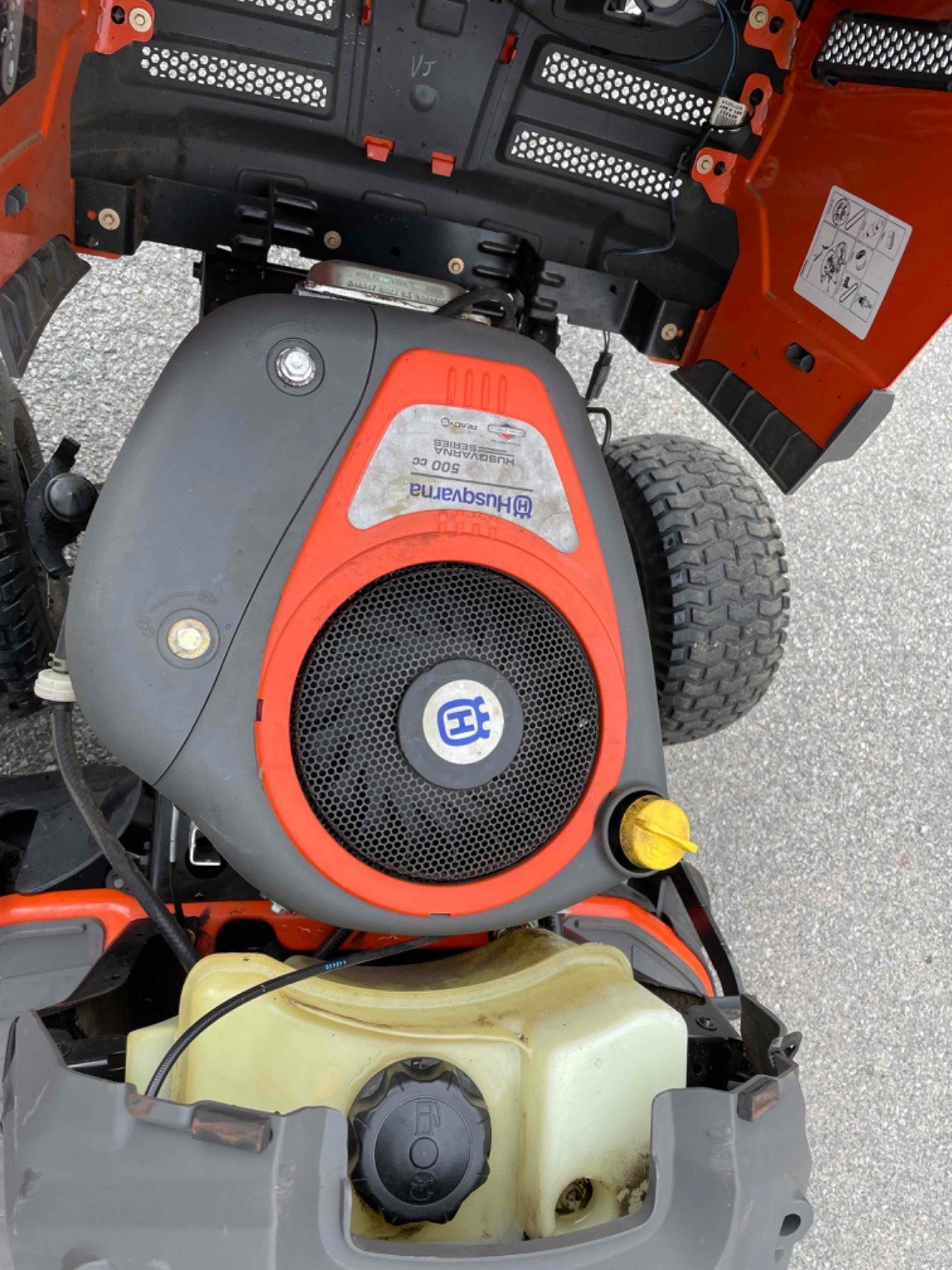 Aufsitzmäher tipa Husqvarna Tondeuse autoportée TC138 Husqvarna, Gebrauchtmaschine u LA SOUTERRAINE (Slika 3)