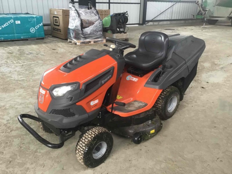 Aufsitzmäher of the type Husqvarna Tondeuse autoportée TC242T Husqvarna, Gebrauchtmaschine in LA SOUTERRAINE (Picture 1)