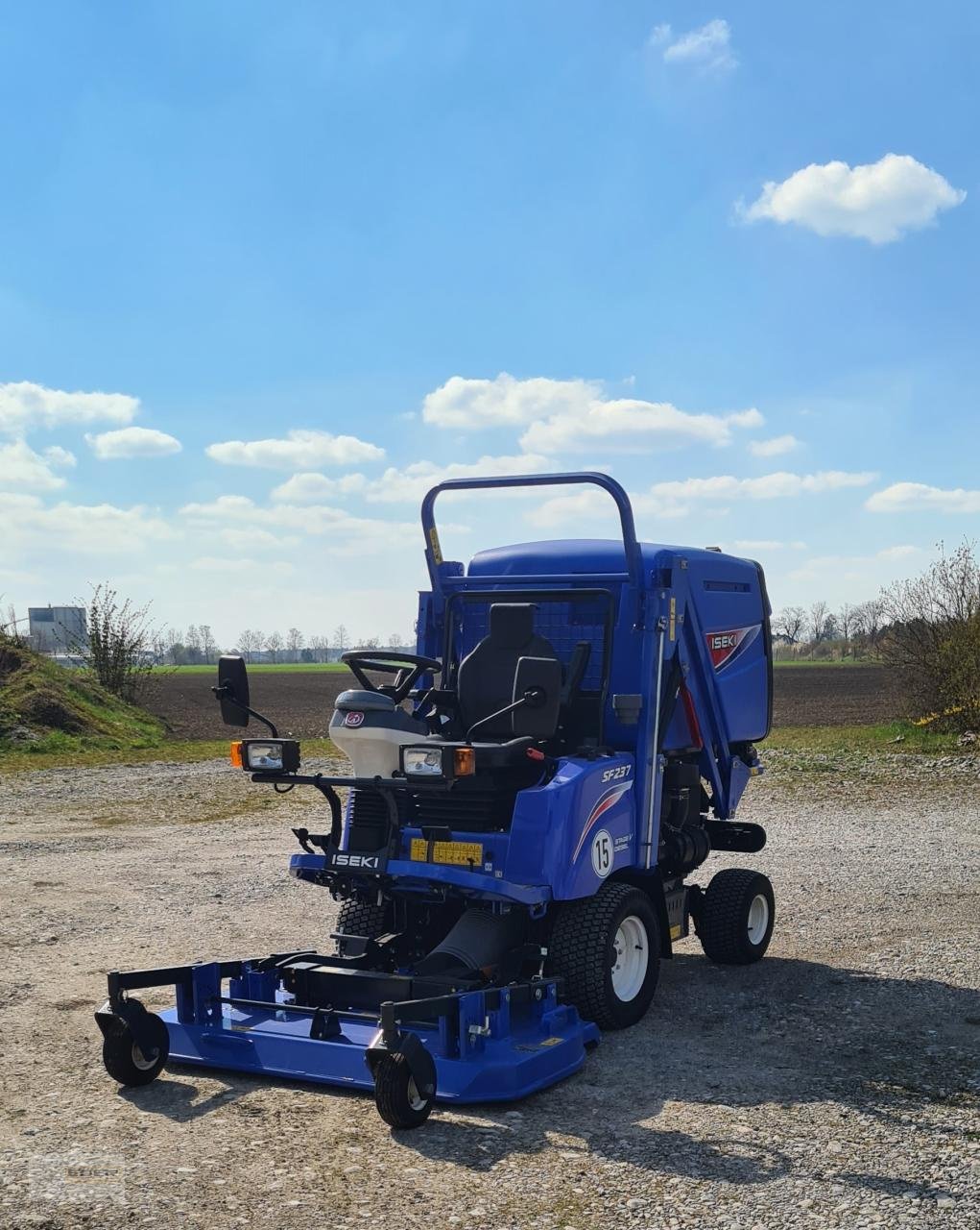 Aufsitzmäher van het type Iseki Frontdeckmäher SF 237, Neumaschine in Kirchheim b. München (Foto 2)