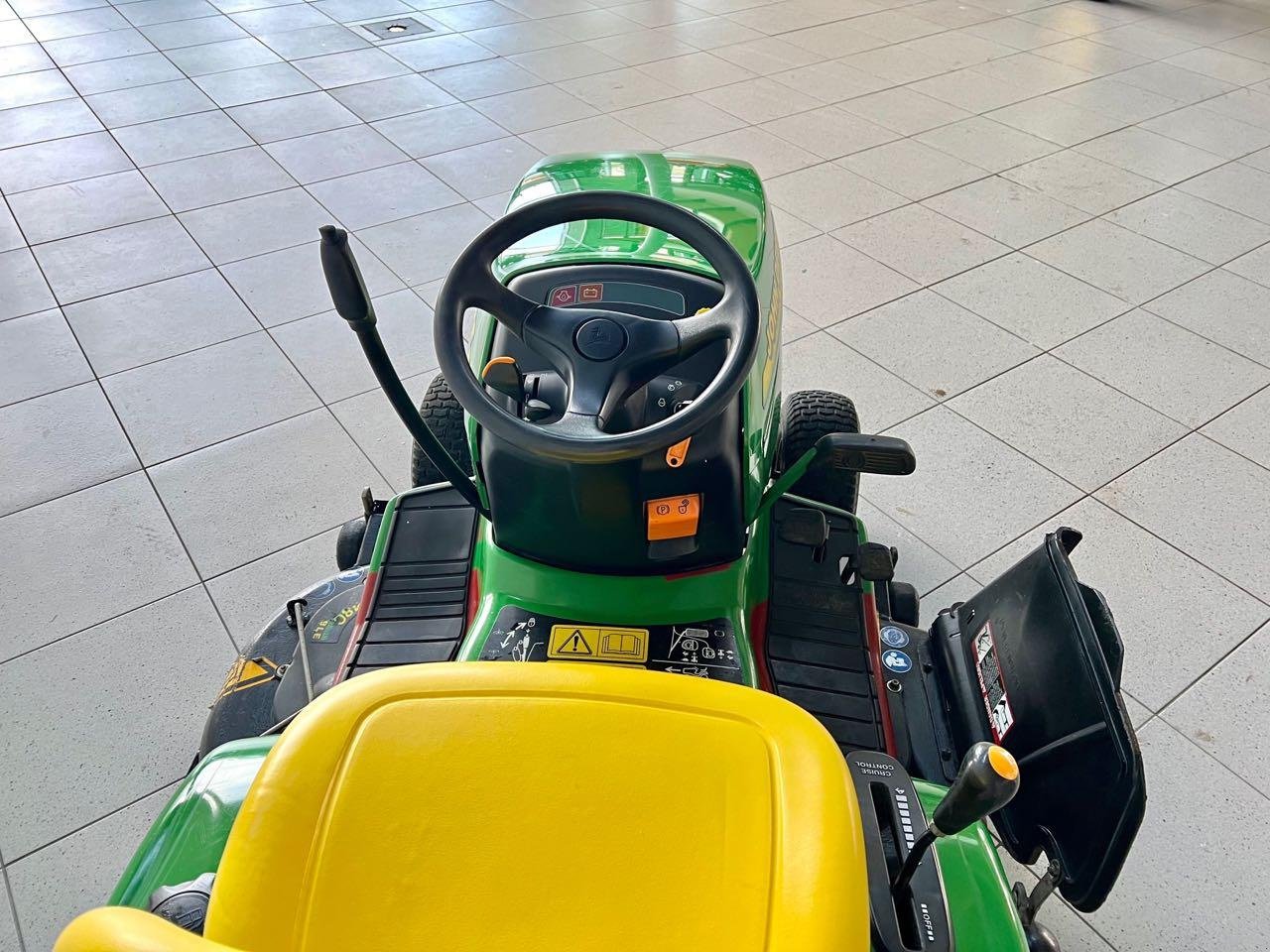 Aufsitzmäher des Typs John Deere LX277, Gebrauchtmaschine in Neubeckum (Bild 3)