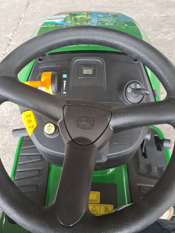 Aufsitzmäher des Typs John Deere X117R, Gebrauchtmaschine in Vogelsheim (Bild 5)