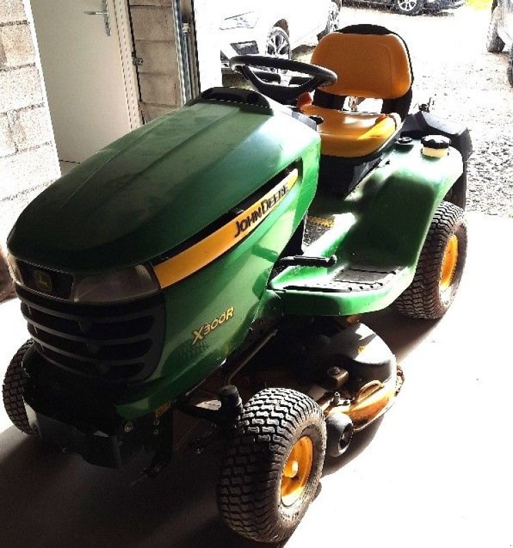 Aufsitzmäher от тип John Deere X300R, Gebrauchtmaschine в CHEMAUDIN ET VAUX (Снимка 1)