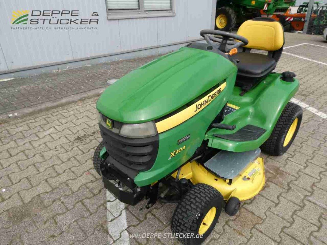 Aufsitzmäher des Typs John Deere X304, Gebrauchtmaschine in Lauterberg/Barbis (Bild 8)