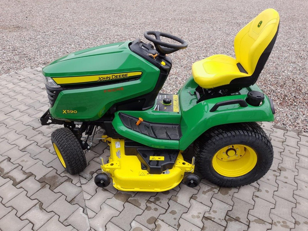 Aufsitzmäher van het type John Deere X590, Neumaschine in Choroszcz (Foto 2)