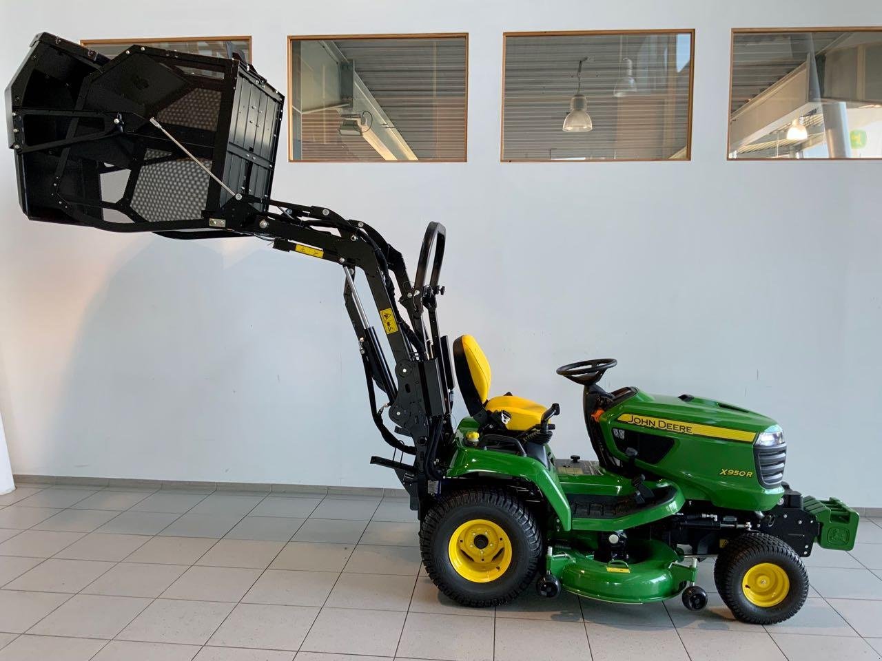 Aufsitzmäher van het type John Deere X950R - Hochentleerung, Neumaschine in Neubeckum (Foto 3)