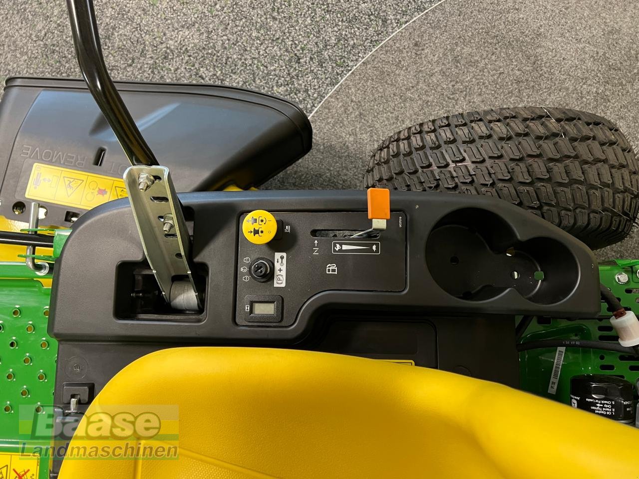 Aufsitzmäher tipa John Deere Z-Trak Z335E Nullwenderadiusmäher, Neumaschine u Holthof (Slika 11)