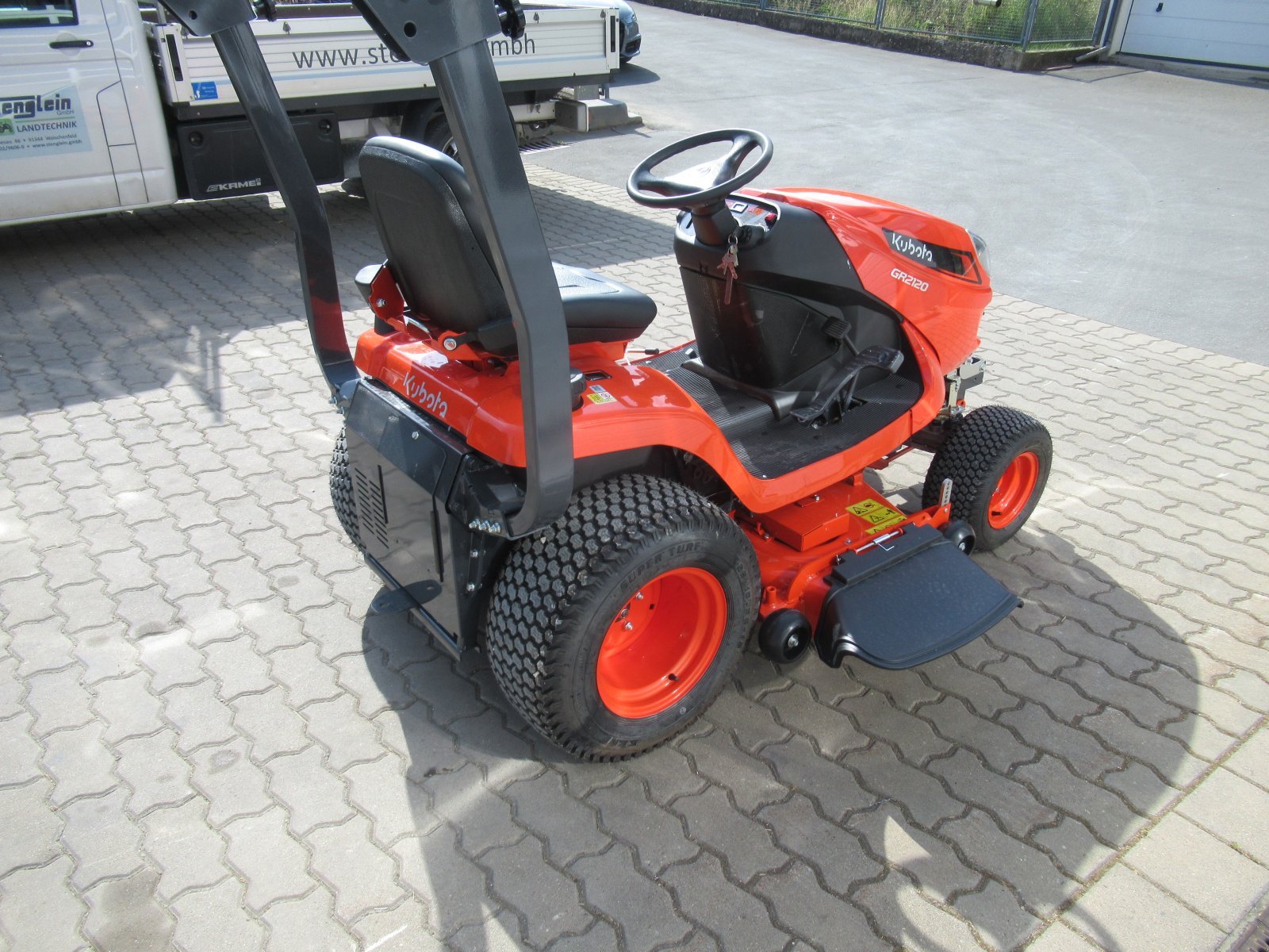 Aufsitzmäher van het type Kubota GR 2120 S, Neumaschine in Waischenfeld (Foto 6)