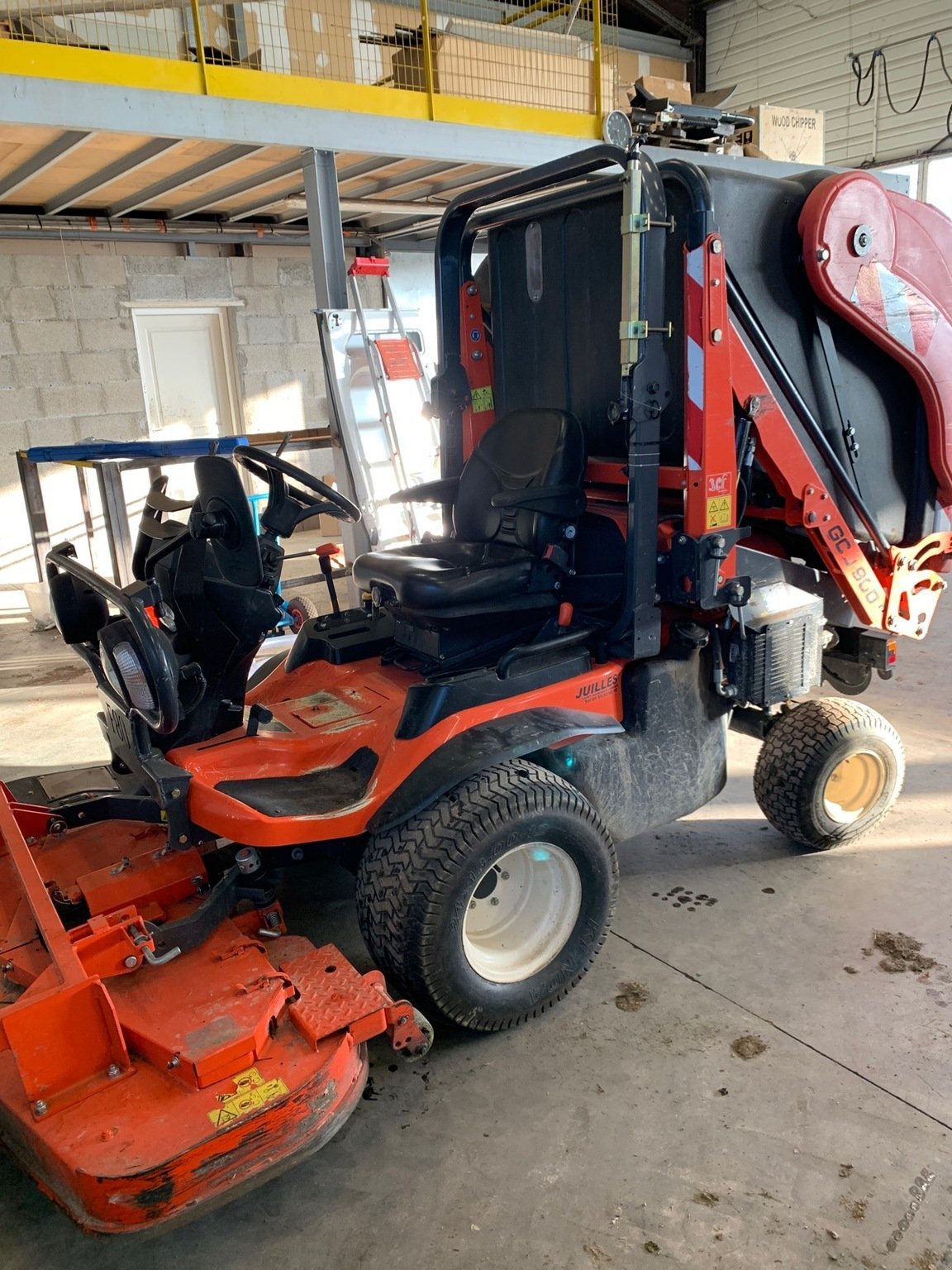 Aufsitzmäher Türe ait Kubota Tondeuse autoportée F3890 Kubota, Gebrauchtmaschine içinde LA SOUTERRAINE (resim 1)