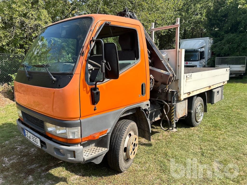 Autokran des Typs Mitsubishi Canter, Gebrauchtmaschine in Düsseldorf (Bild 2)