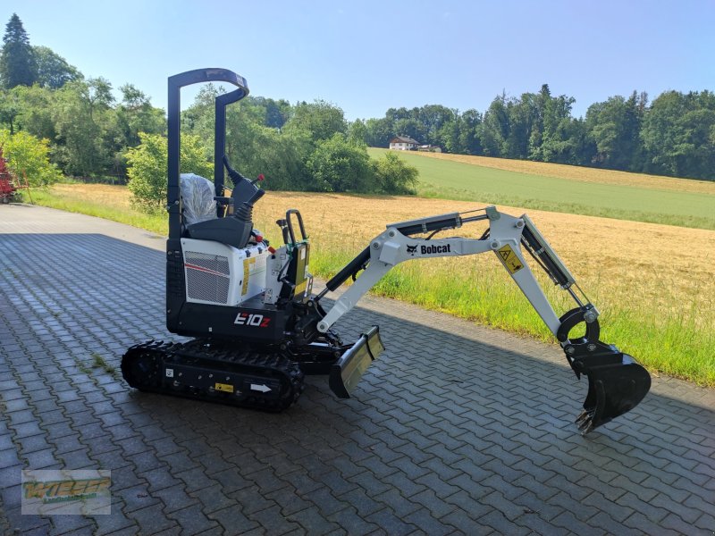 Bagger of the type Bobcat E 10, Neumaschine in Frauenneuharting (Picture 1)