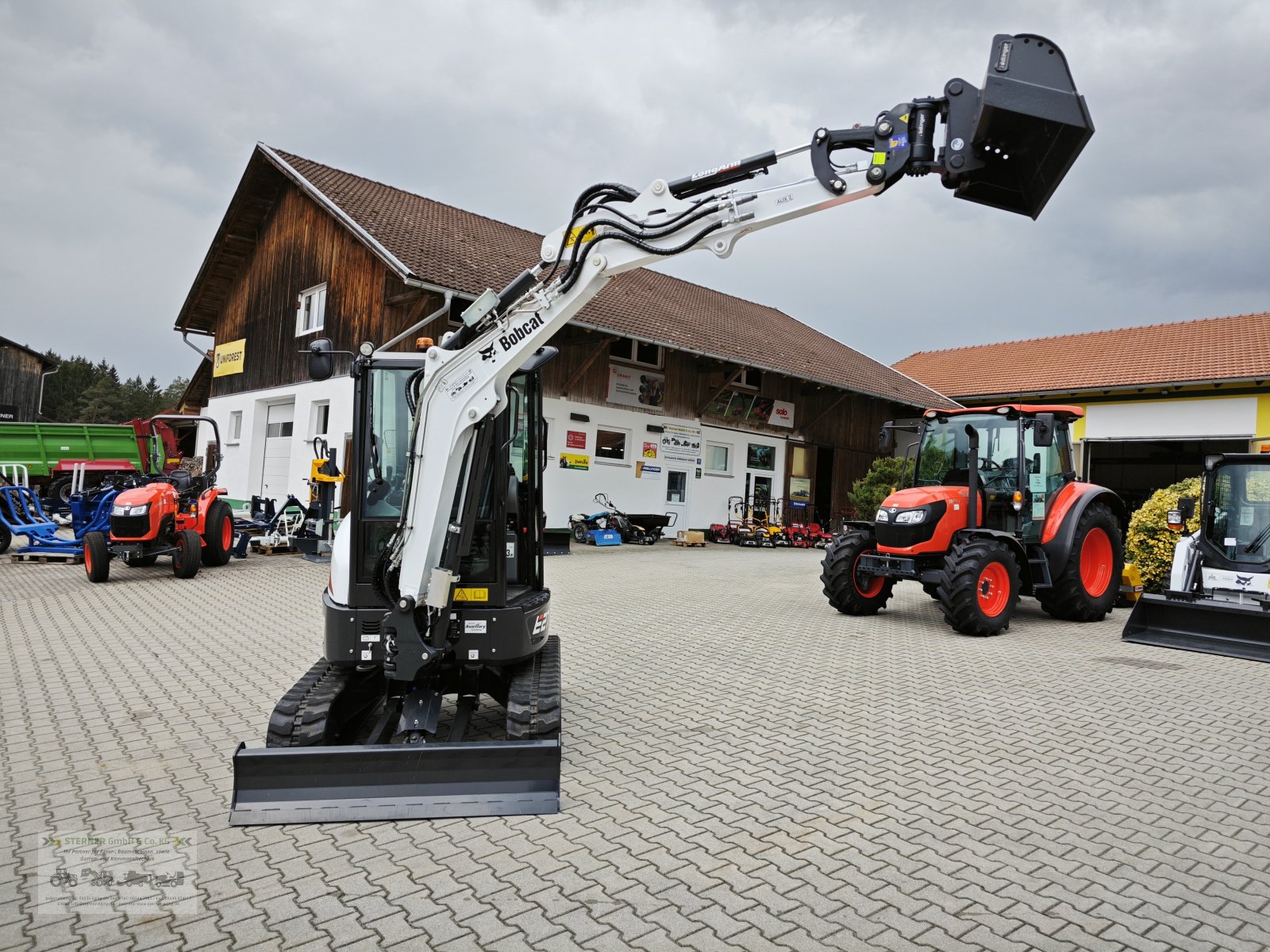 Bagger of the type Bobcat E27z, Neumaschine in Eging am See (Picture 10)