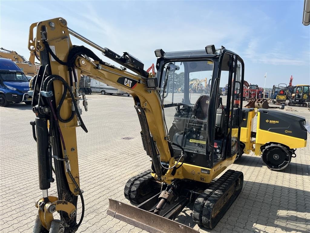 Bagger van het type CAT 301.7D Udskudsarm og tiltman, Gebrauchtmaschine in Rønnede (Foto 6)