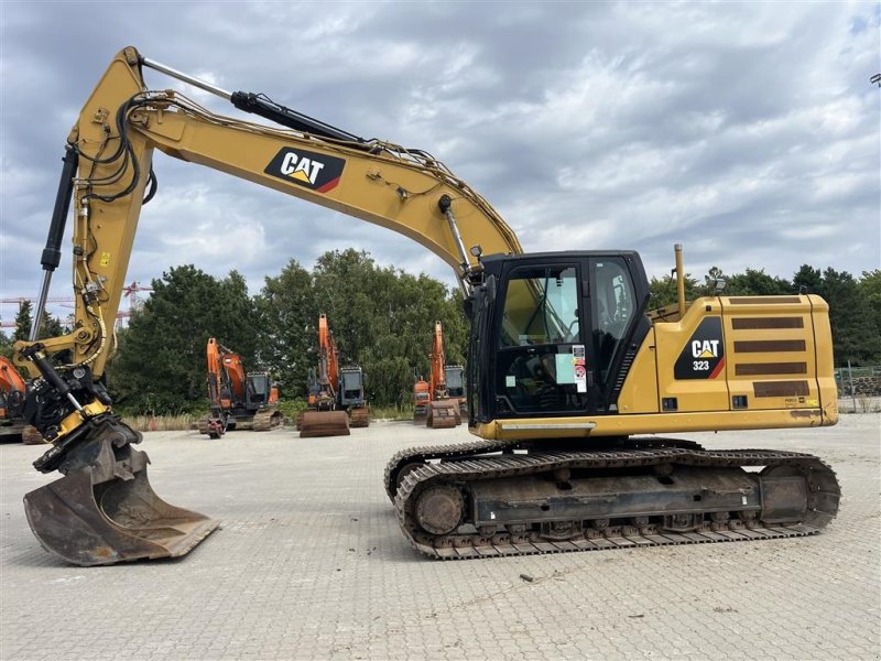 Bagger tip CAT 323, Gebrauchtmaschine in Kalundborg