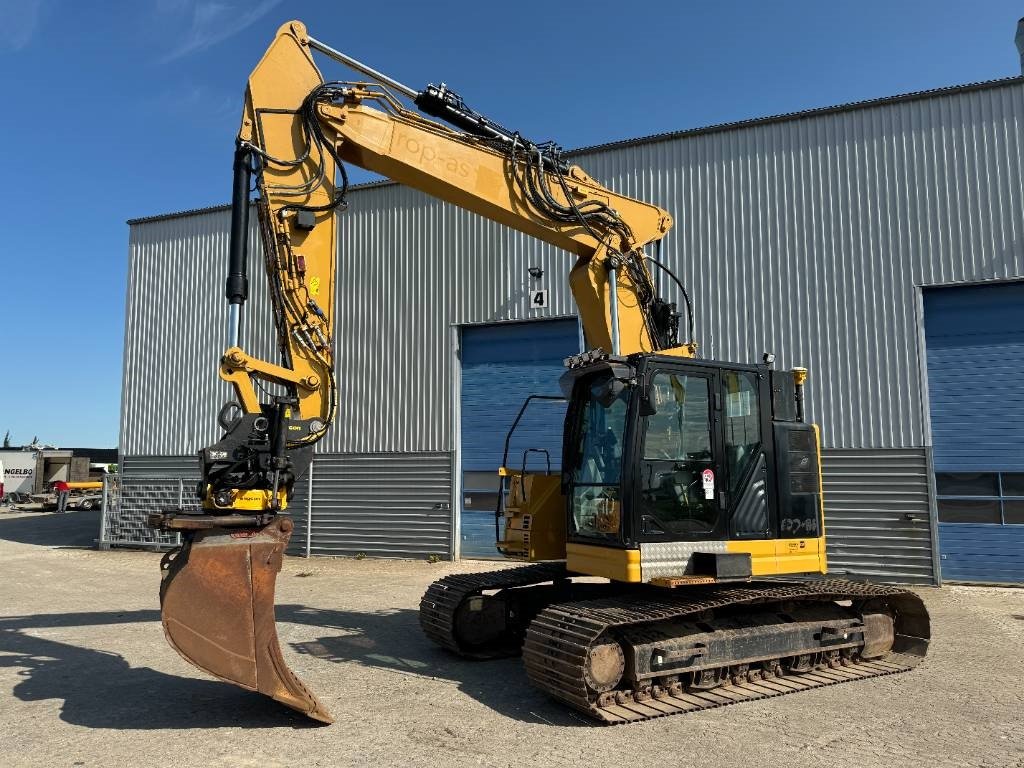 Bagger des Typs CAT 325FLCR Compact, Gebrauchtmaschine in Vojens (Bild 2)