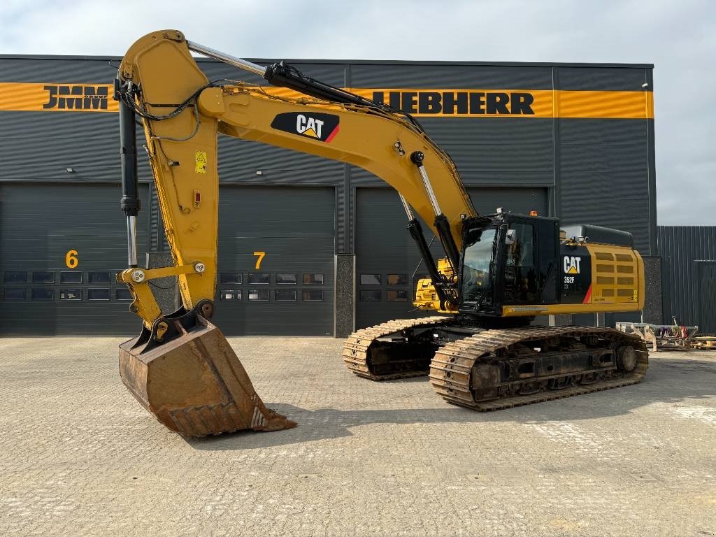 Bagger tip CAT 352 FXE, Gebrauchtmaschine in Vojens (Poză 2)