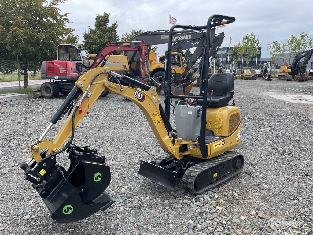 Bagger tip Caterpillar 300.9D, Gebrauchtmaschine in Arlöv (Poză 1)