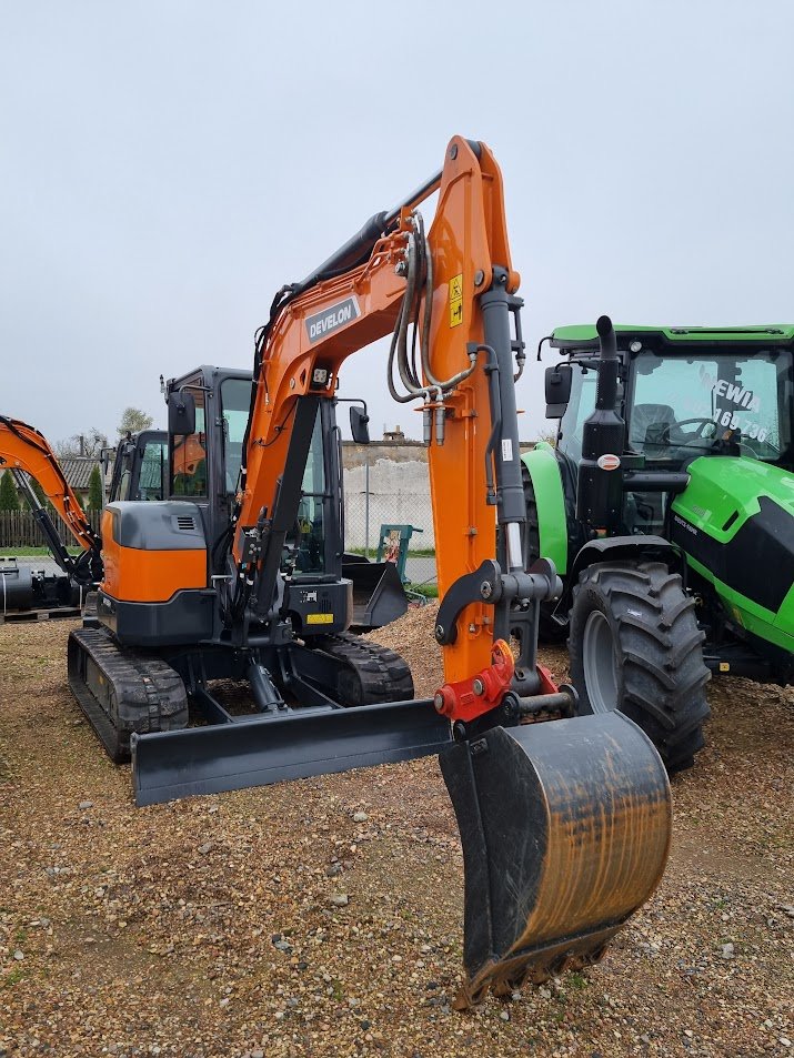 Bagger van het type Develon DX55R-7, Gebrauchtmaschine in Stankov (Foto 1)