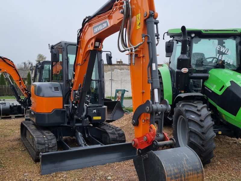 Bagger del tipo Develon DX55R-7, Gebrauchtmaschine In Stankov (Immagine 1)