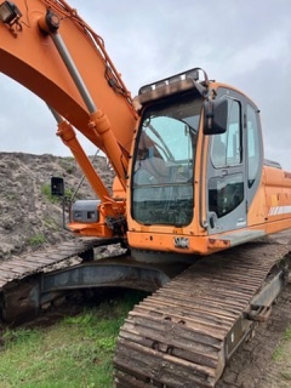 Bagger des Typs Doosan DX255LC, Gebrauchtmaschine in Sabro (Bild 2)