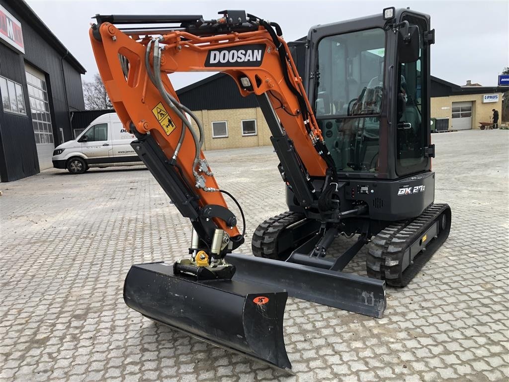 Bagger del tipo Doosan DX27Z-7, Gebrauchtmaschine In Kalundborg (Immagine 3)