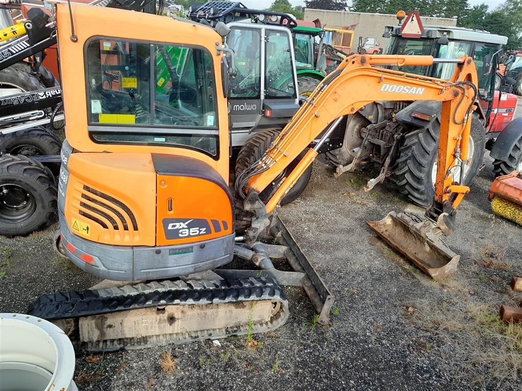 Bagger des Typs Doosan DX35Z, Gebrauchtmaschine in Gudbjerg (Bild 2)