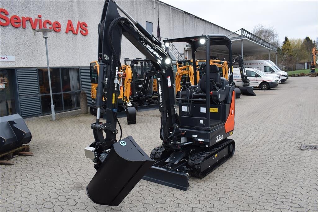 Bagger del tipo Eurocomach 22 SR FABRIKS NY 2022 MODEL COMPACTTILT CT2, Gebrauchtmaschine In Fredensborg (Immagine 7)