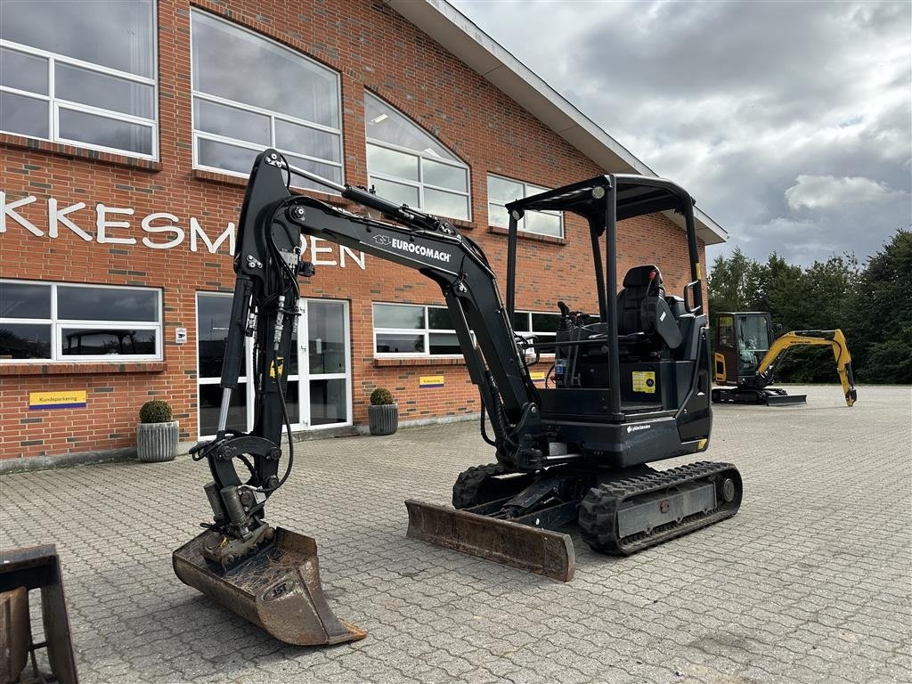 Bagger tip Eurocomach 22 SR, Gebrauchtmaschine in Gjerlev J. (Poză 2)