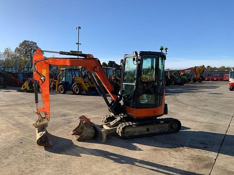 Bagger des Typs Hitachi Zaxis 33U, Gebrauchtmaschine in Kaunas (Bild 3)