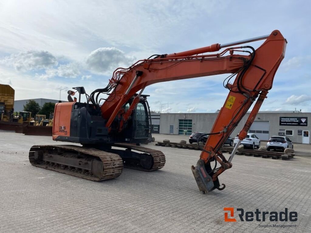 Bagger Türe ait Hitachi ZX 225 USOLC - 5B, Gebrauchtmaschine içinde Rødovre (resim 3)