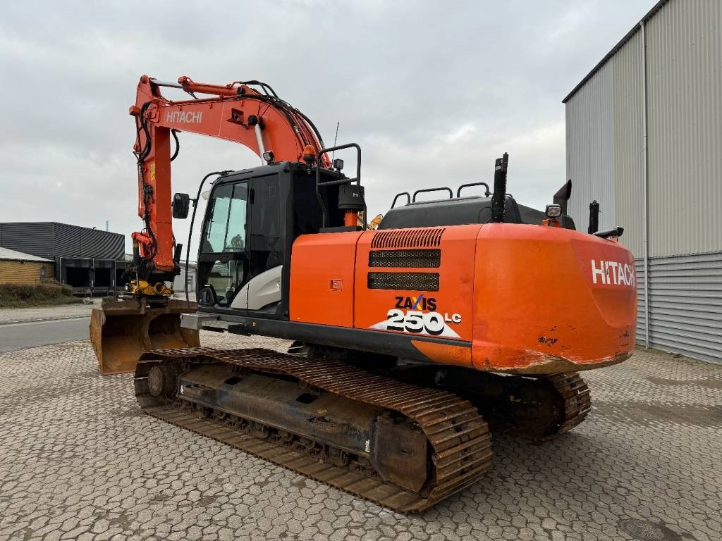 Bagger van het type Hitachi ZX 250 LC-6, Gebrauchtmaschine in Vojens (Foto 5)