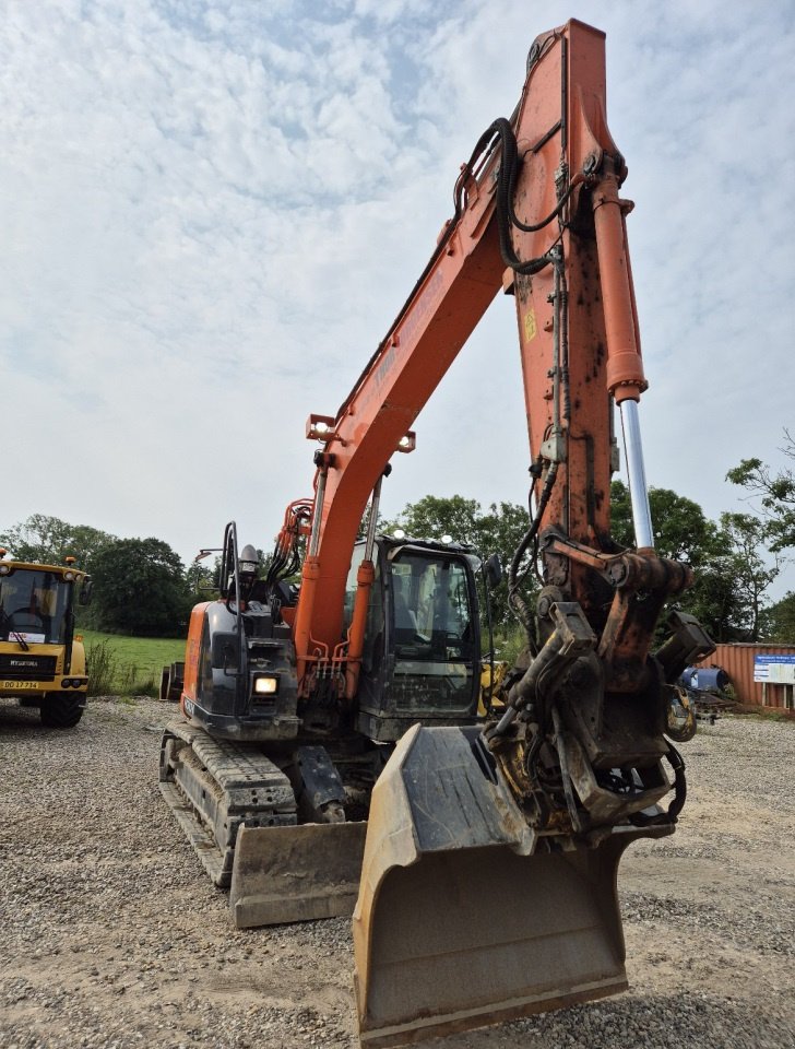 Bagger от тип Hitachi ZX135US-6, Gebrauchtmaschine в Skive (Снимка 2)