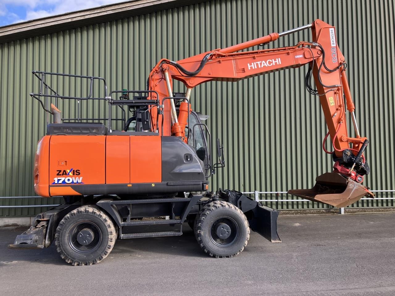 Bagger tip Hitachi ZX170W-6, Gebrauchtmaschine in Middelfart (Poză 6)