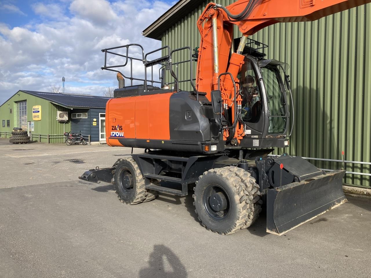 Bagger des Typs Hitachi ZX170W-6, Gebrauchtmaschine in Middelfart (Bild 8)