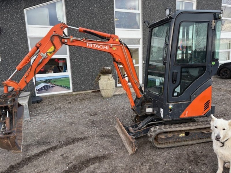 Bagger du type Hitachi ZX17U-2 CLR, KUN 750T, Gebrauchtmaschine en Dronninglund (Photo 1)