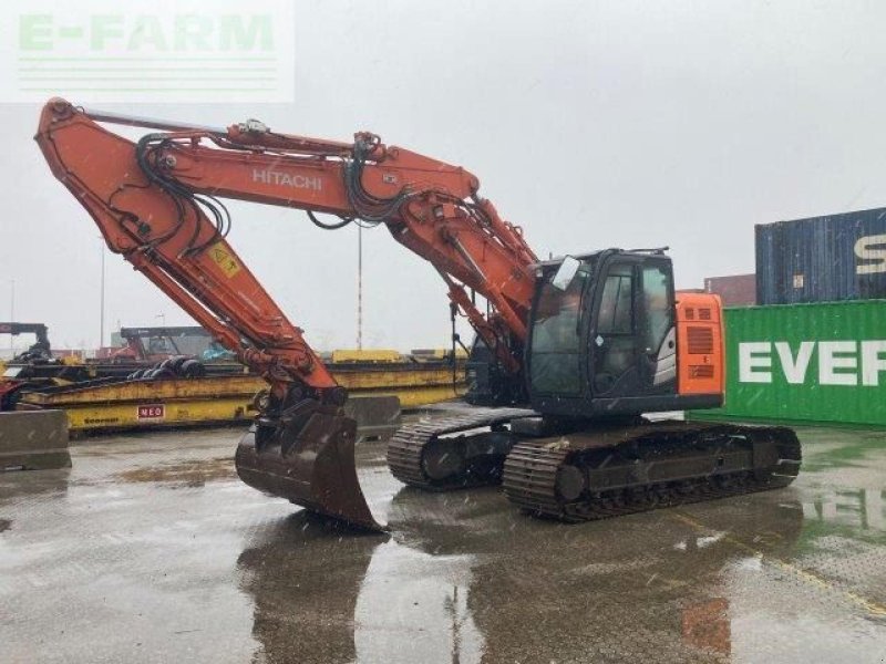 Bagger tip Hitachi ZX225USLC-6-2P, Gebrauchtmaschine in Hamburg