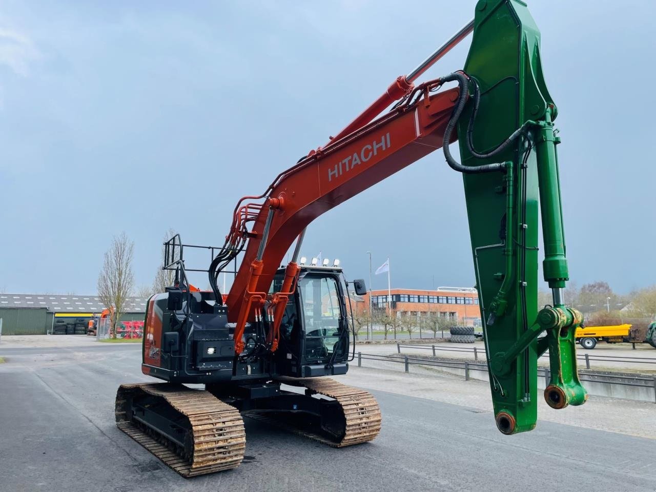 Bagger of the type Hitachi ZX225USLC-7, Gebrauchtmaschine in Middelfart (Picture 7)