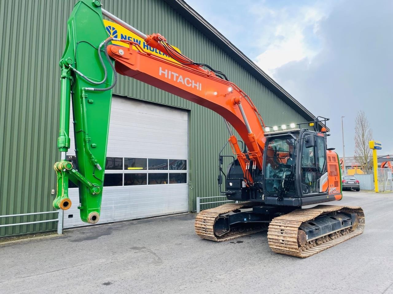 Bagger des Typs Hitachi ZX225USLC-7, Gebrauchtmaschine in Middelfart (Bild 2)