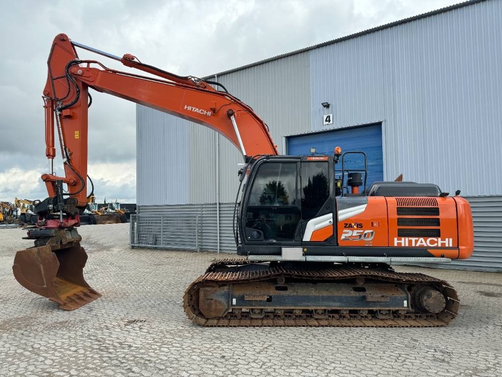 Bagger del tipo Hitachi ZX250-7, Gebrauchtmaschine en Vojens (Imagen 6)