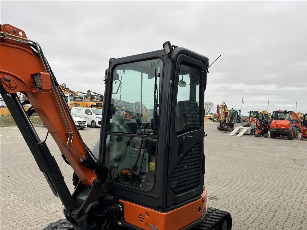 Bagger typu Hitachi ZX33u-5a  med hydraulisk skovlskifte, Gebrauchtmaschine v Rønnede (Obrázek 6)