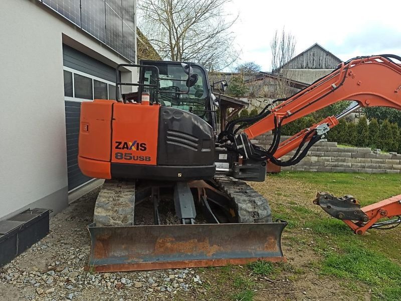 Bagger tip Hitachi ZX85 USB-5A mit Gummiketten, Gebrauchtmaschine in Fürstenstein (Poză 1)