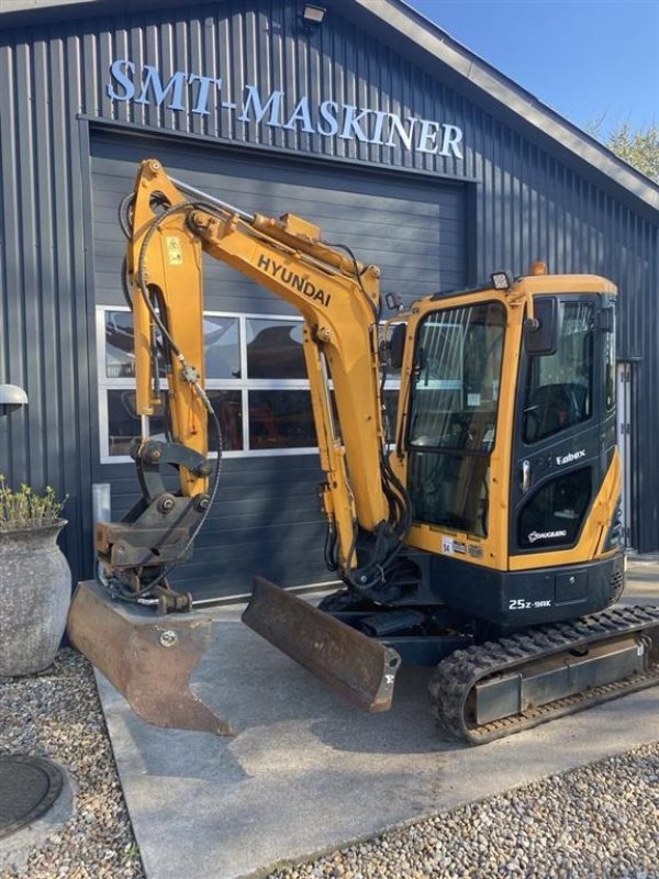 Bagger Türe ait Hyundai 25z-9A, Gebrauchtmaschine içinde Føvling (resim 2)