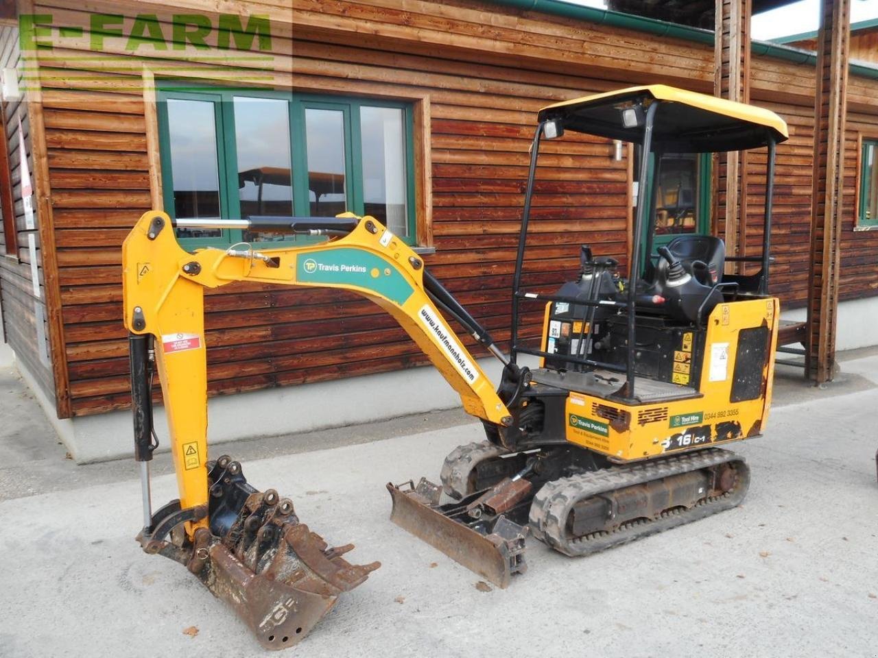 Bagger des Typs JCB 16c-1 ( 1.639kg ) verstellfahrwerk + 3 löffel, Gebrauchtmaschine in ST. NIKOLAI/DR. (Bild 2)